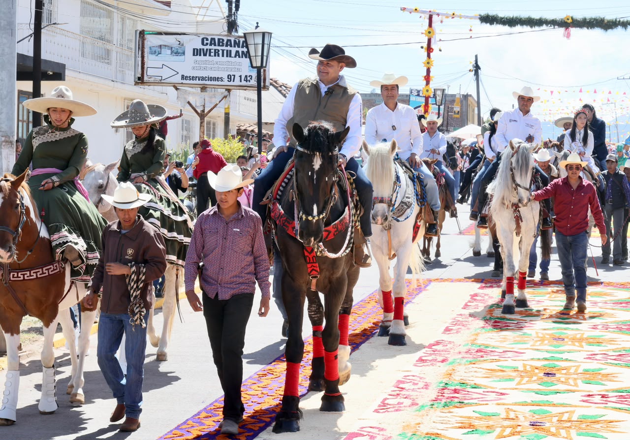 Tradición, identidad y turismo distinguen la Histórica Cabalgata de Chignahuapan
