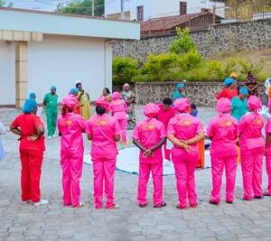 La movilidad de la población dificulta el control del brote de ébola en el Congo