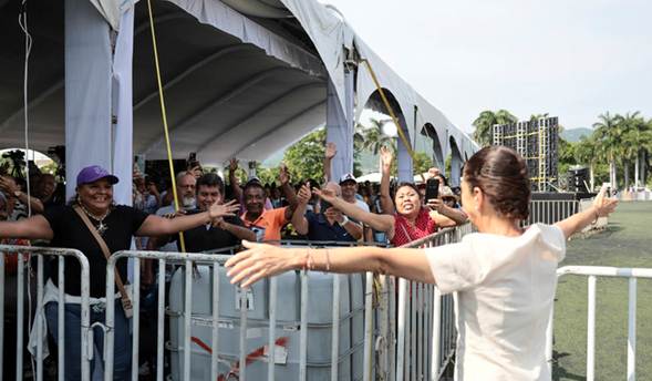 Cuando caminamos juntas, no hay nada que nos detenga; somos centro de la Transformación: Presidenta entrega Pensión Mujeres Bienestar