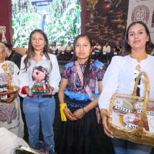 Mujeres rurales reciben apoyos sin precedentes y transforman con su talento la economía poblana