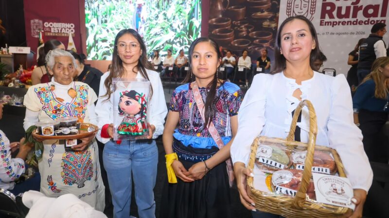 Mujeres rurales reciben apoyos sin precedentes y transforman con su talento la economía poblana