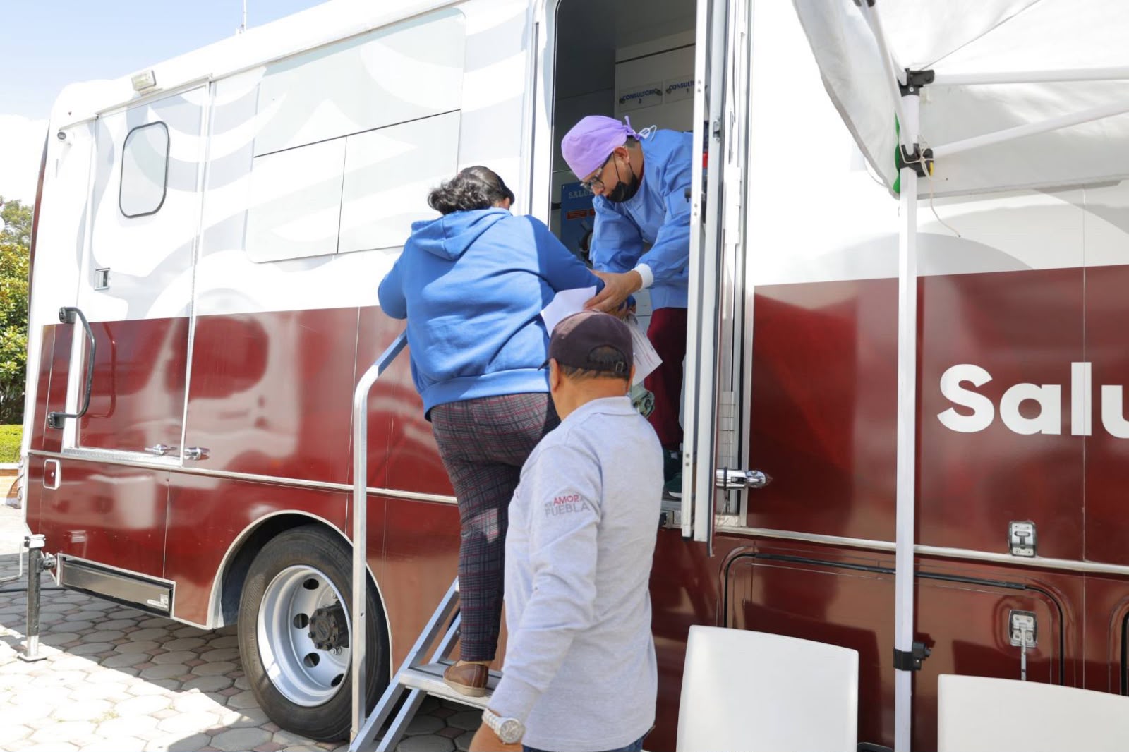 Feria de Paz acerca salud gratuita a familias de la Sierra Norte