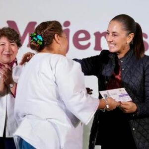 Es en la Cuarta Transformación cuando más se reconoce a las mujeres: presidenta entrega tarjetas de la Pensión Mujeres Bienestar