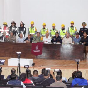 Gobierno de Puebla despliega acciones en territorio ante amenaza de lluvias en Sierra Norte