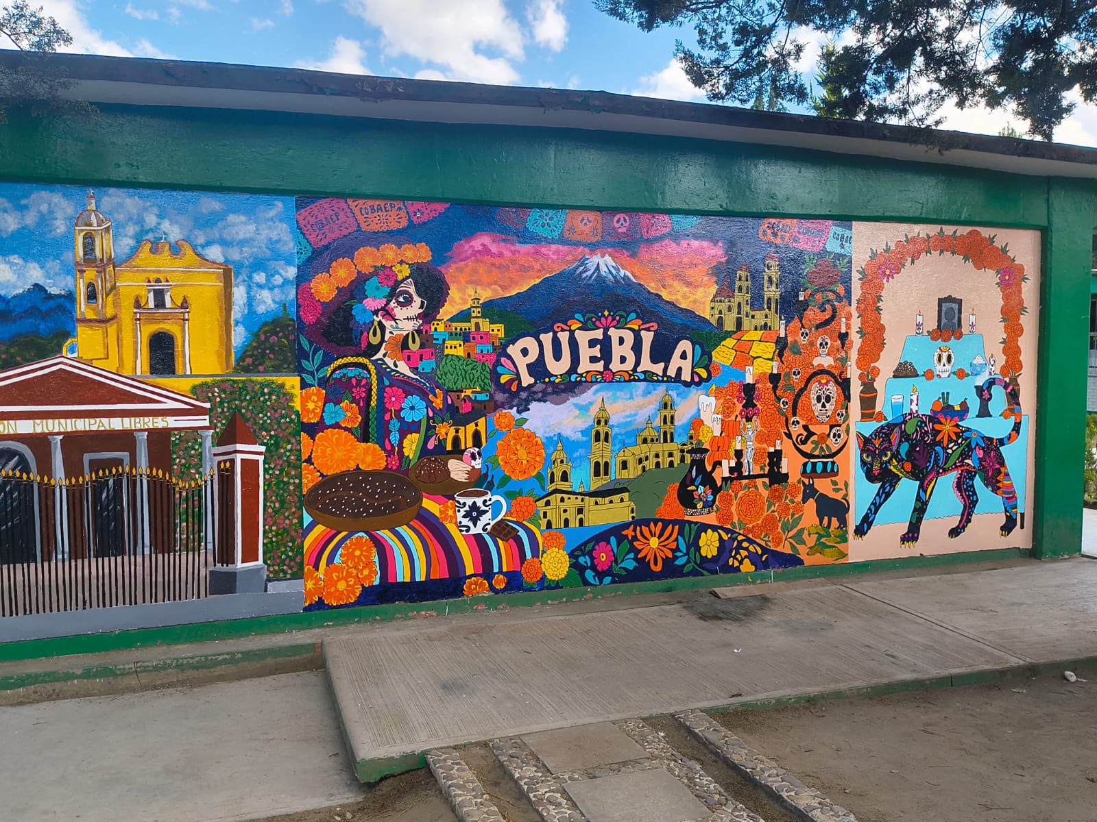 Miles de jóvenes de todo el país crean “el mural temático más grande del mundo”, inspirado en el día de muertos: IMJUVE