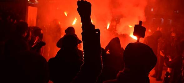 «Unan los puntos» entre las protestas callejeras y la agitación global, pide Guterres